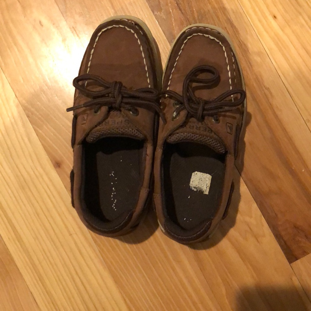 Boys shoes